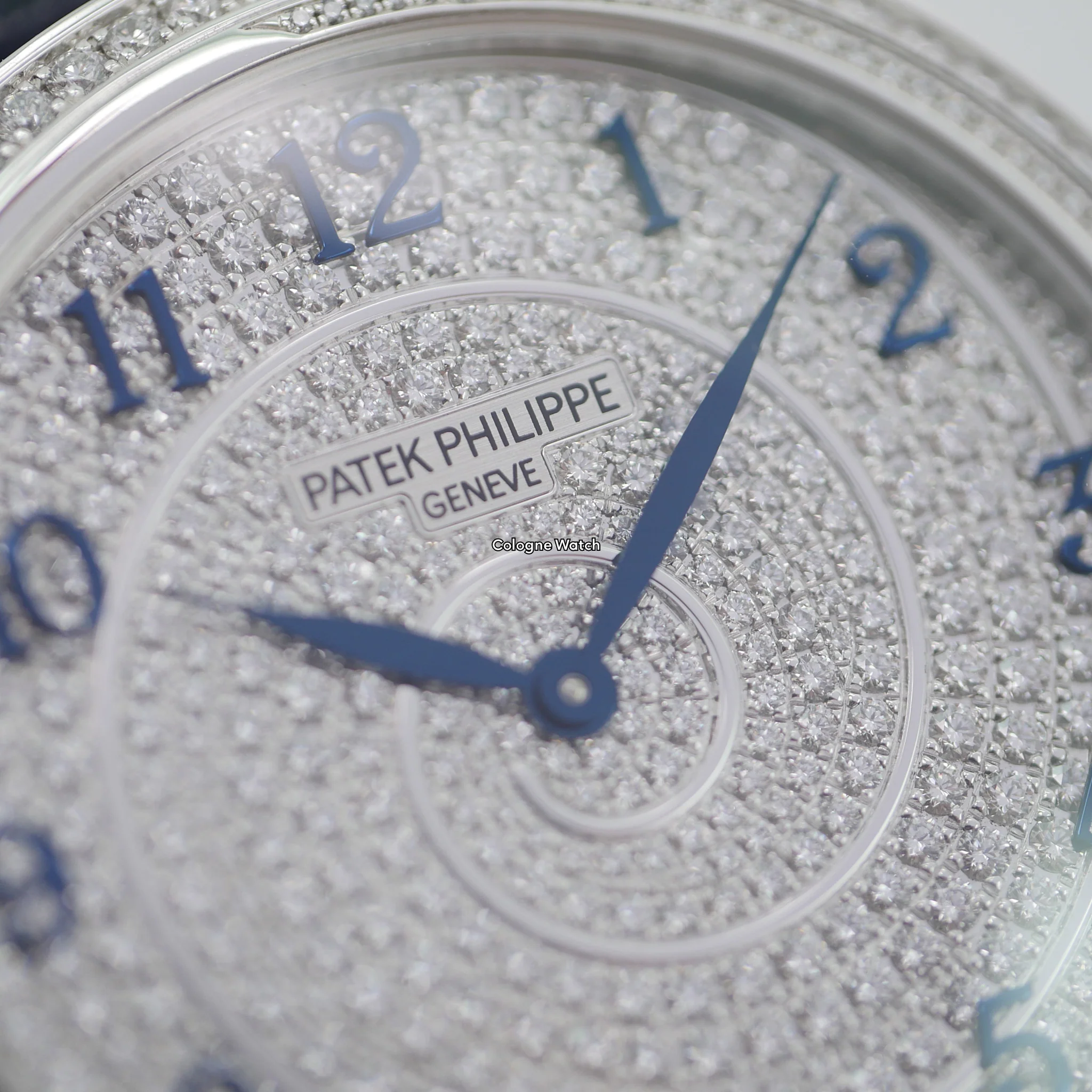 Patek Philippe Calatrava Diamond Ribbon Joaillerie Weißgold 2022 - 4978/400G-001 - Image 9