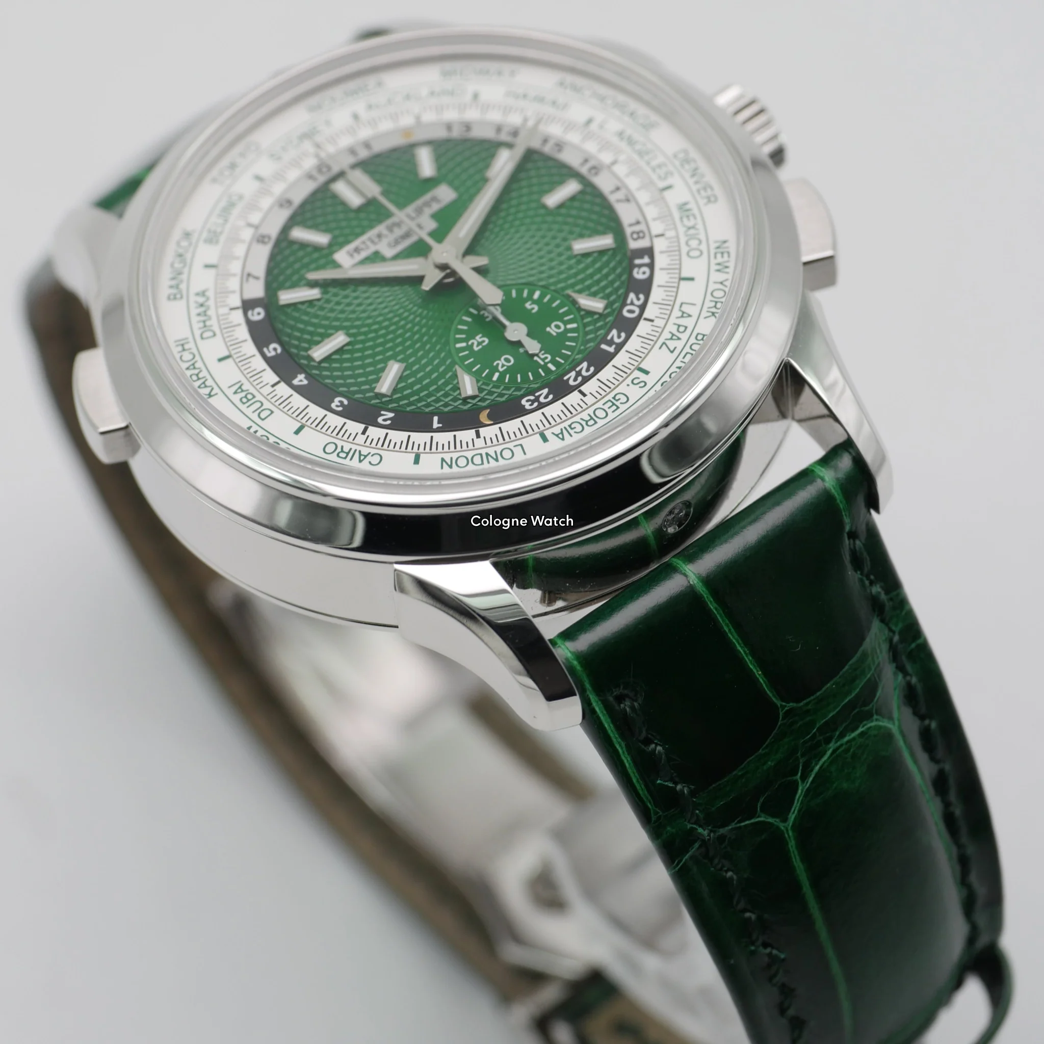 Patek Philippe World Time Flyback Chronograph Platin 5930P-001 - 2023 - Image 4