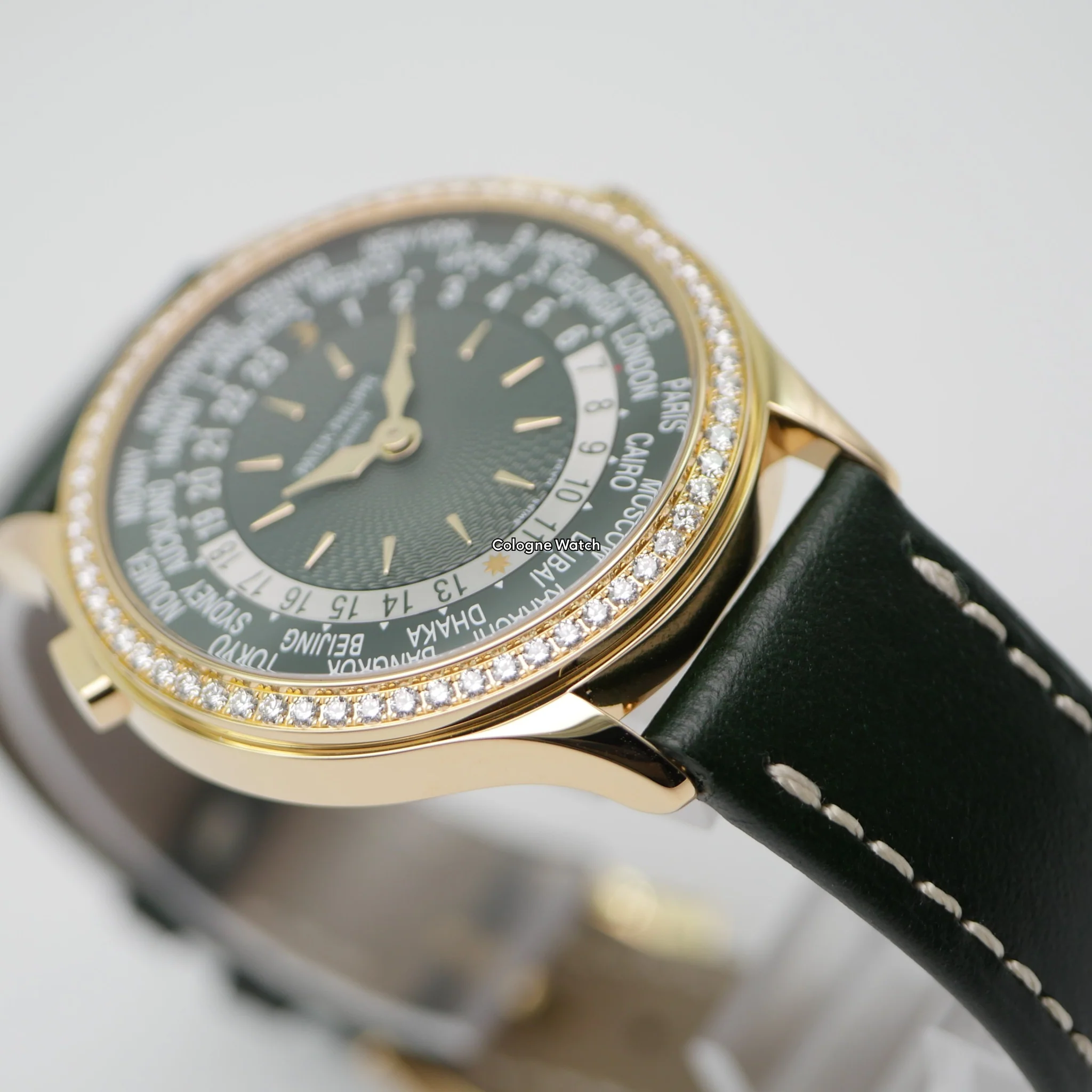 Patek Philippe World Time Gelbgold 7130R-014 - 2022 - Image 3