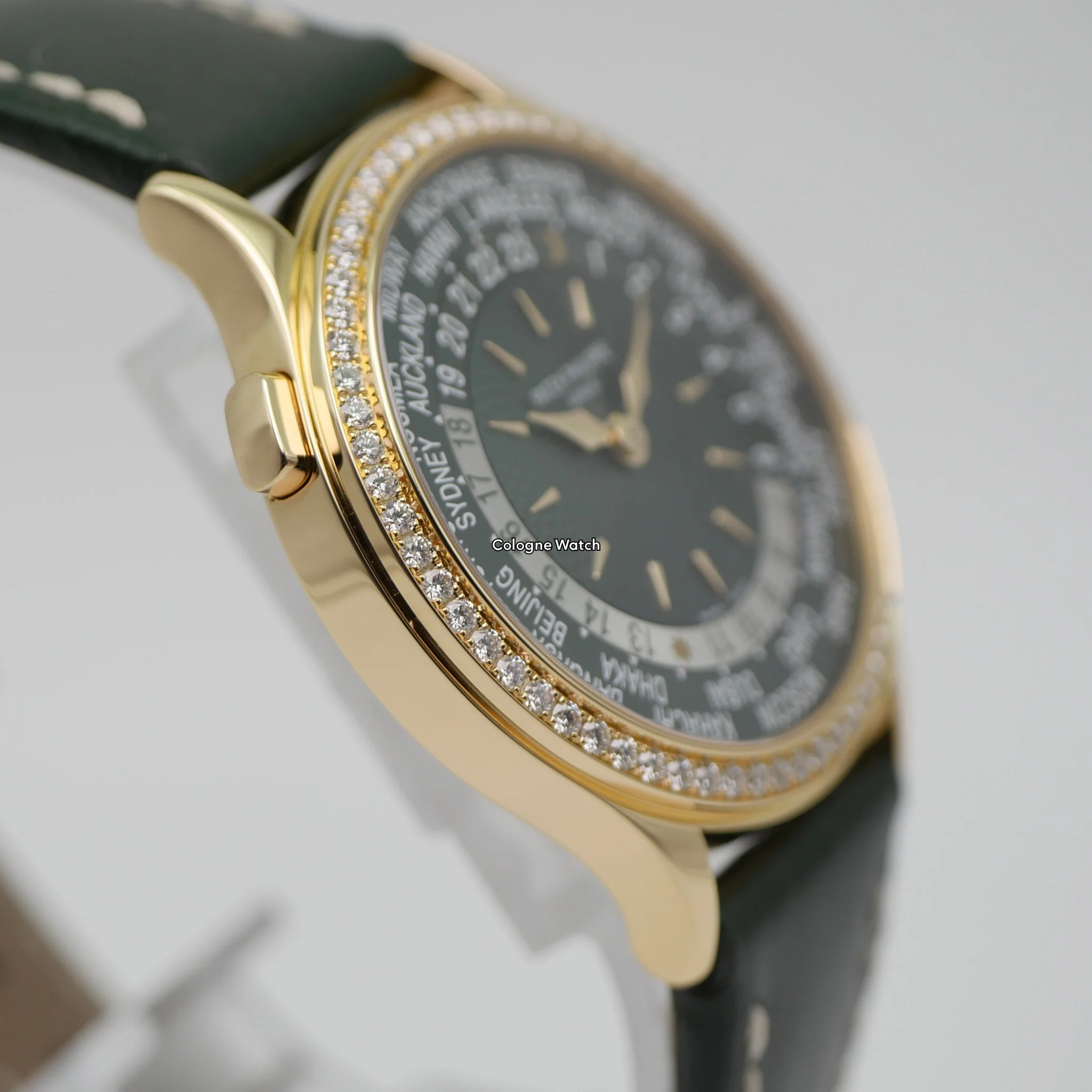 Patek Philippe World Time Gelbgold 7130R-014 - 2022 - Image 8
