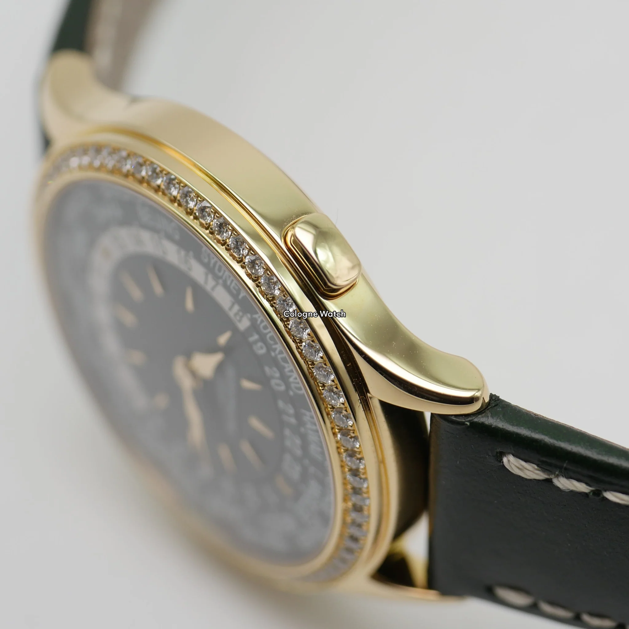 Patek Philippe World Time Gelbgold 7130R-014 - 2022 - Image 9