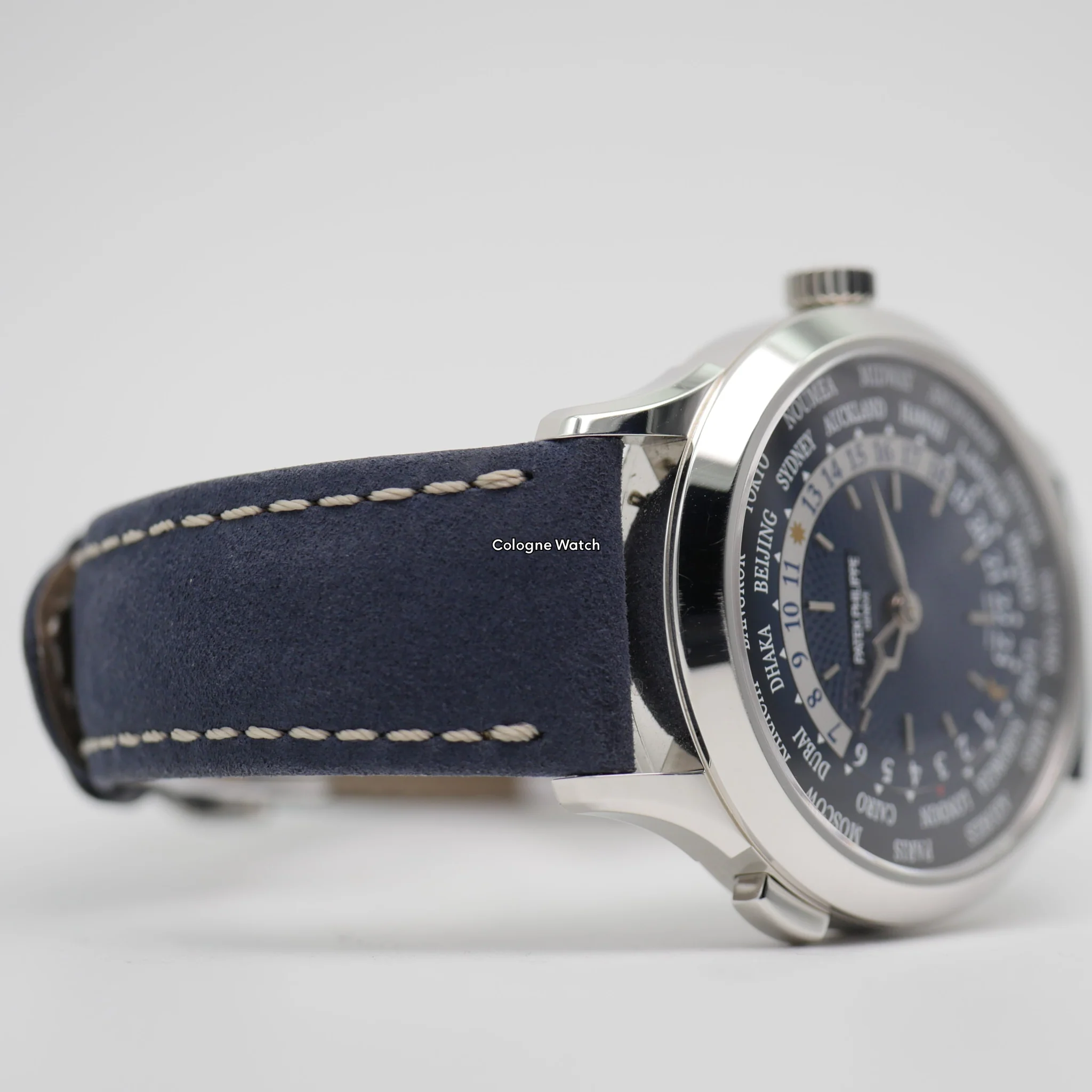 Patek Philippe World Time Platin 5230P-001 - 2022 - Image 4