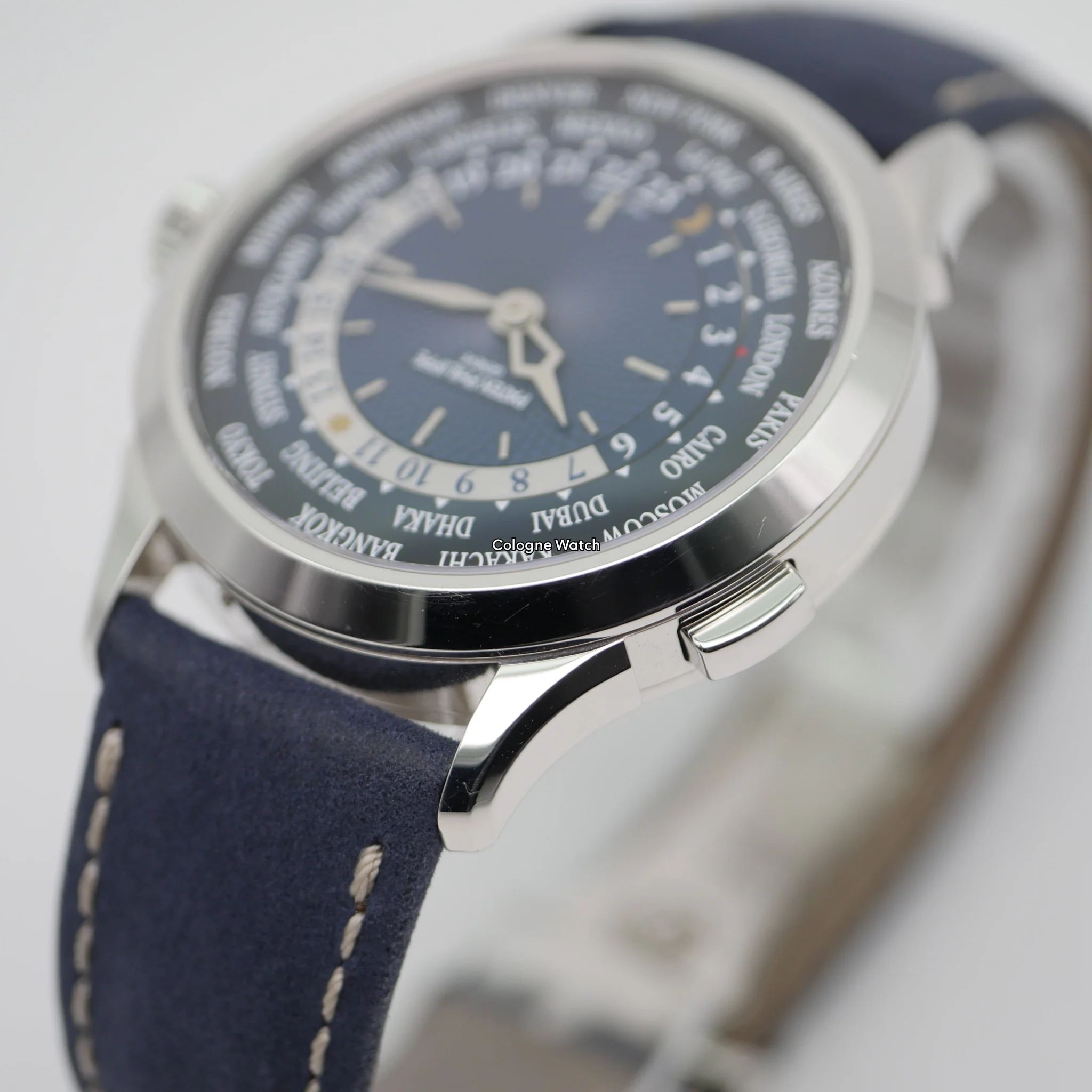 Patek Philippe World Time Platin 5230P-001 - 2022 - Image 8
