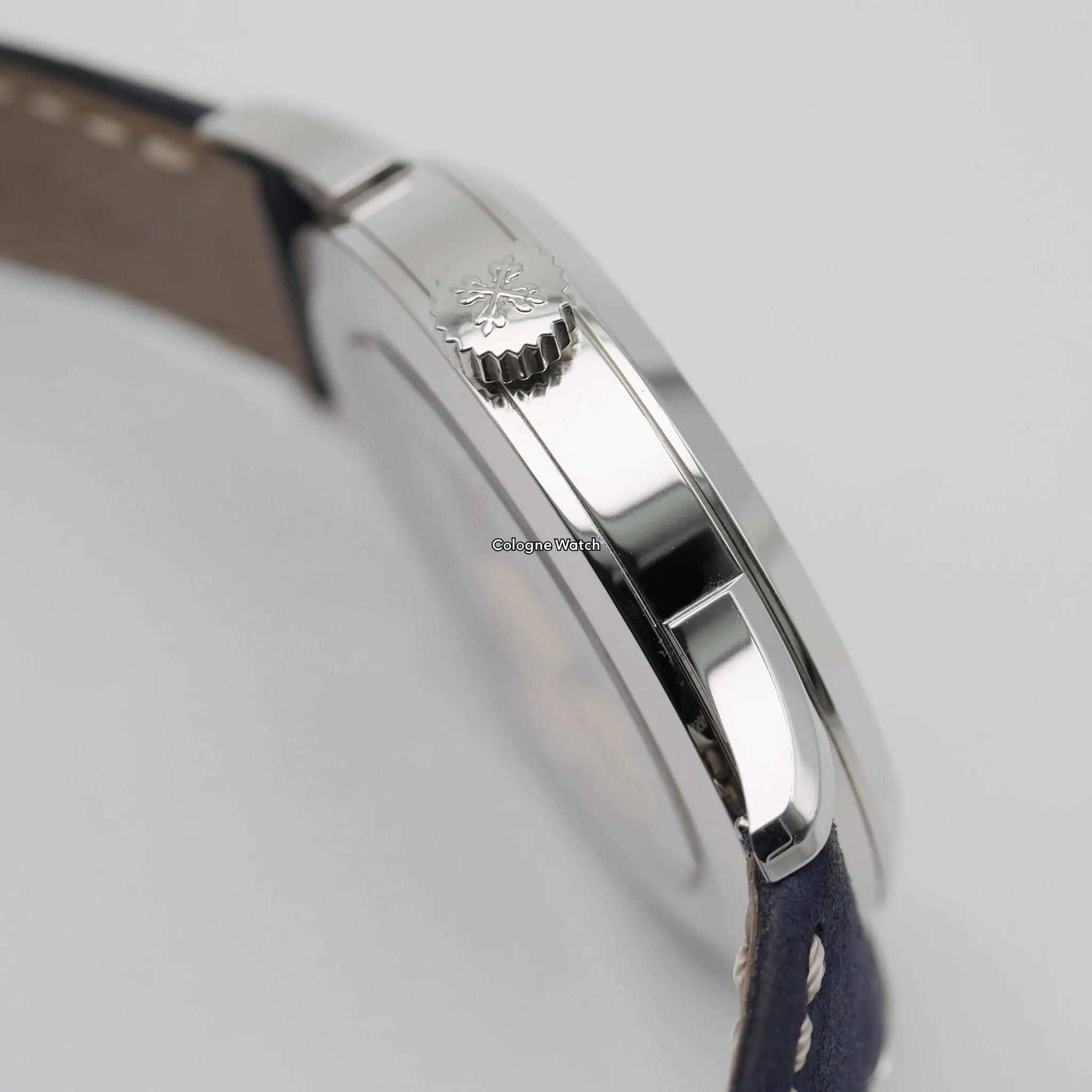 Patek Philippe World Time Platin 5230P-001 - 2022 - Image 9