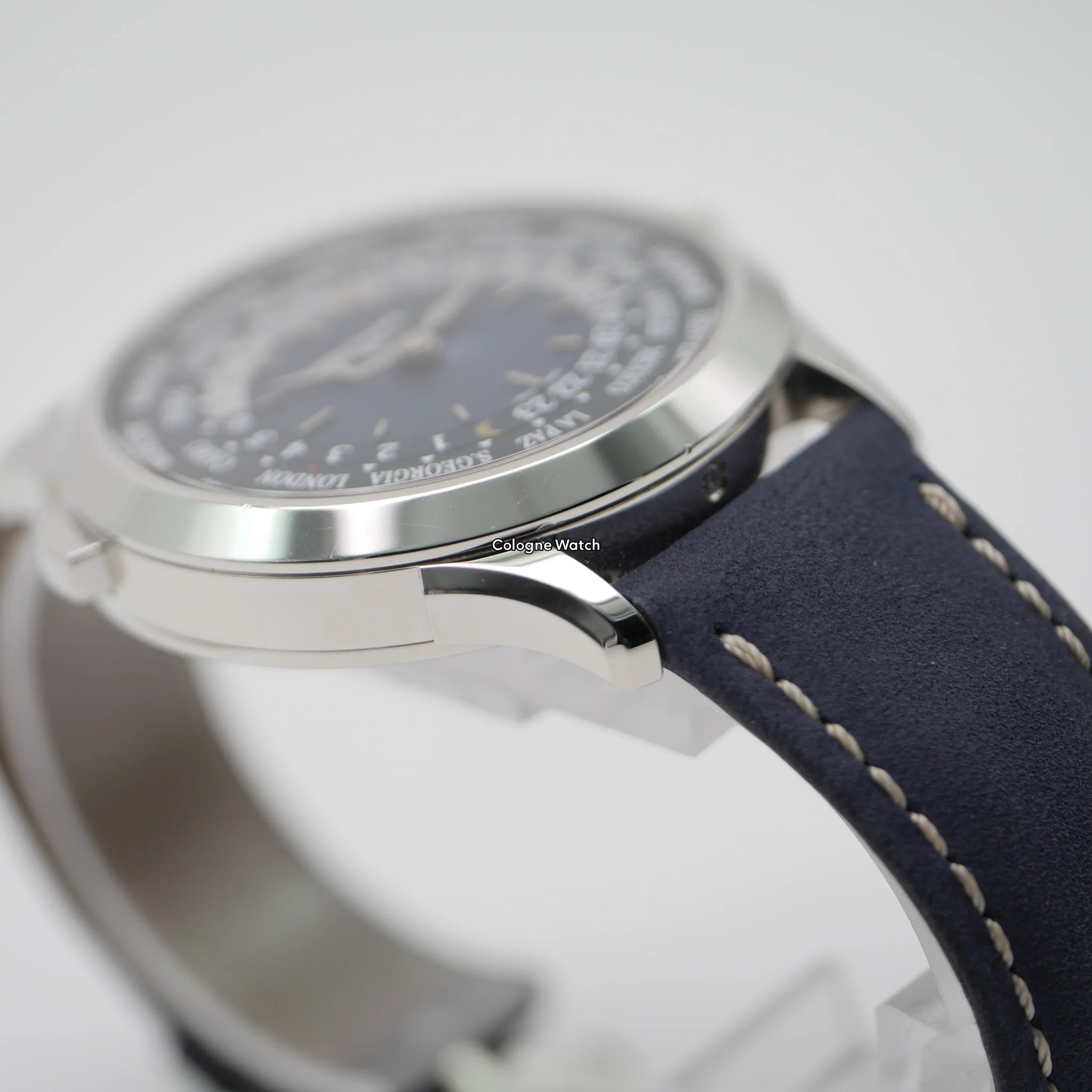 Patek Philippe World Time Platin 5230P-001 - 2022 - Image 11